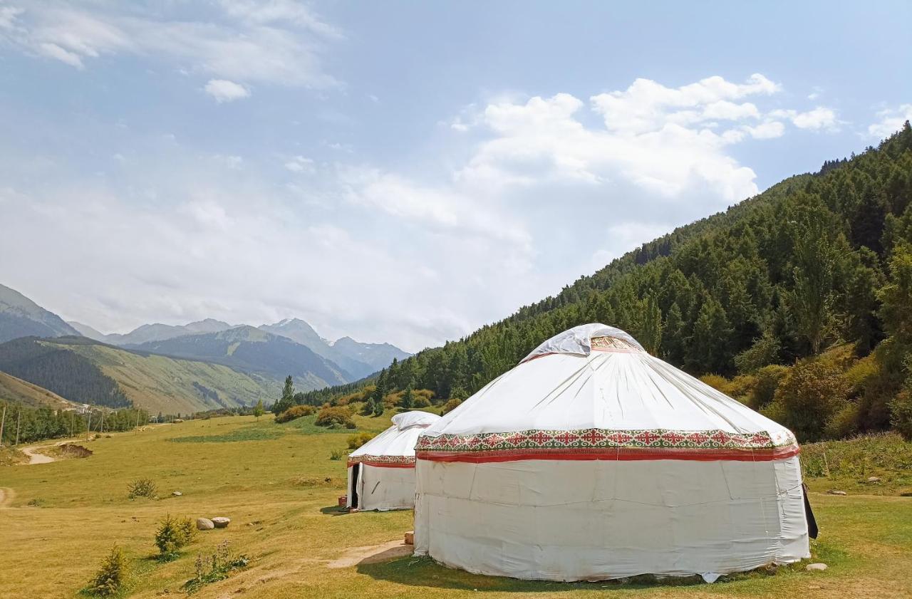 Karakol Yurt Village Екстериор снимка